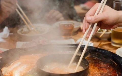 减肥刻不容缓！二三十岁胖得多一些，老年痴呆或来的早一些