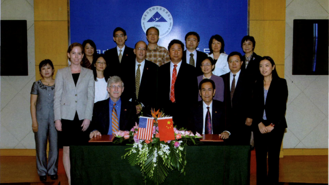 美国NIH主任即将卸任，他如何从中国的“老朋友”变成陌路人