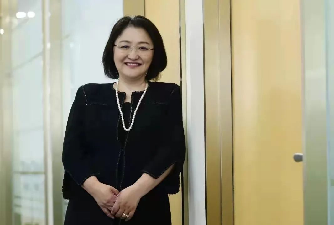 三年做出一家上市公司，这个曾被李嘉诚看重的传奇女企业家有何过人之处？