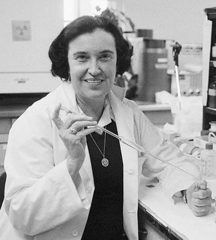 发明激素测定方法却放弃专利，获诺奖后，她还要成为世界最佳