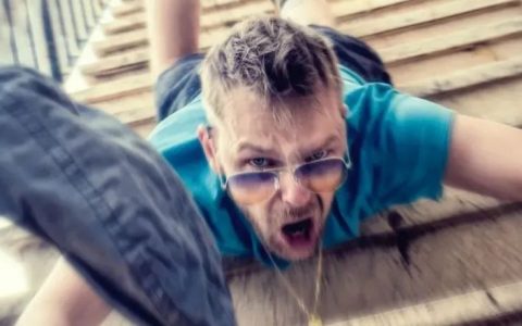 肿瘤药全部扑街！FDA两天开了4场专家咨询委员会，竟然只有一款「粪便疗法」通过了...