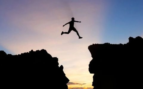 一年换四位副总经理，恒瑞掌舵人逆流而上